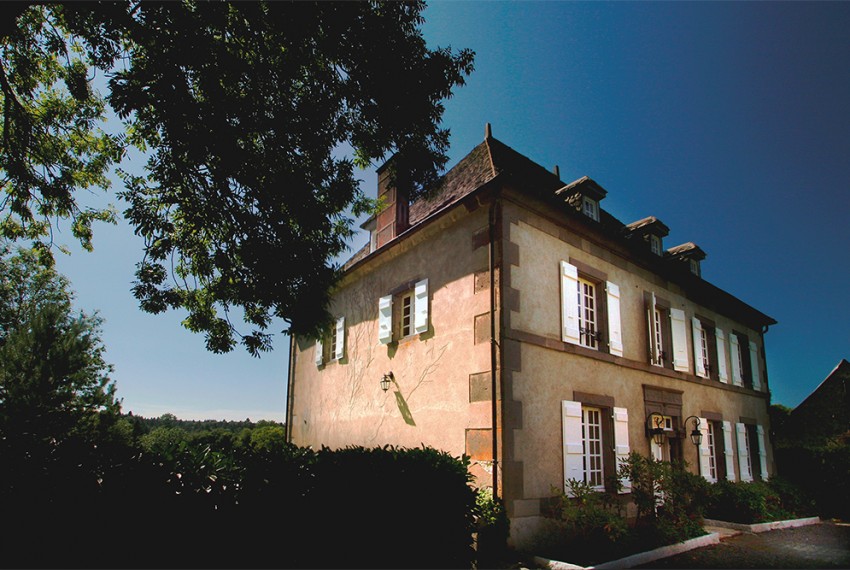 19th century Mansion  « Ce ne sont pas les pierres qui bâtissent la maison, mais les hôtes. »